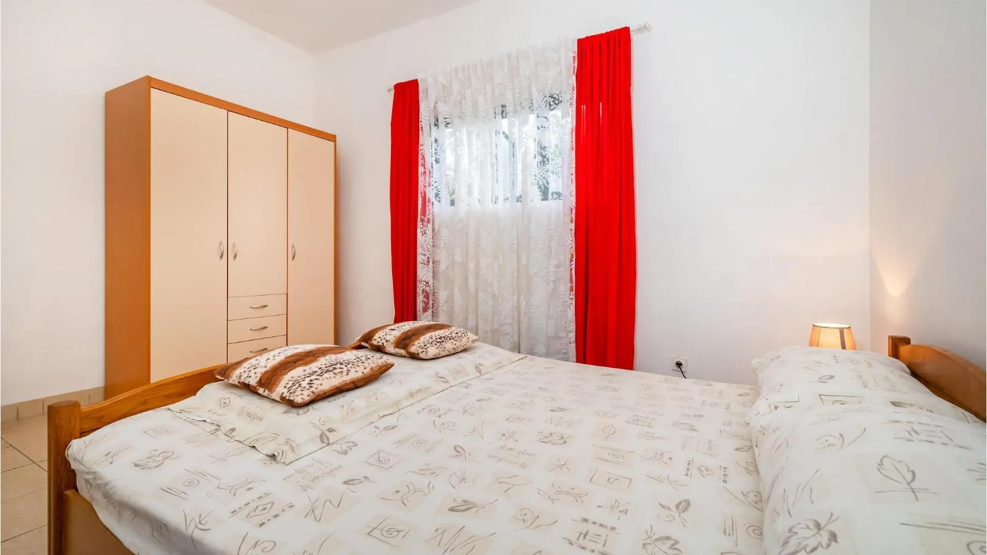 Amazing Apartment In Jasenice With Kitchen